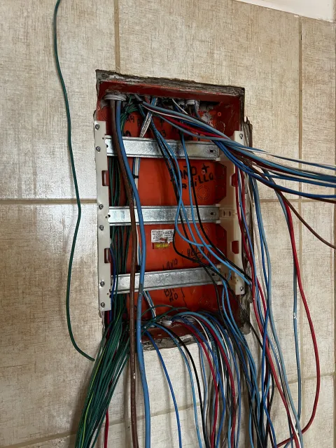 Nuevo tablero eléctrico - Calle Paso - Once