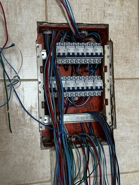 Nuevo tablero eléctrico - Calle Paso - Once